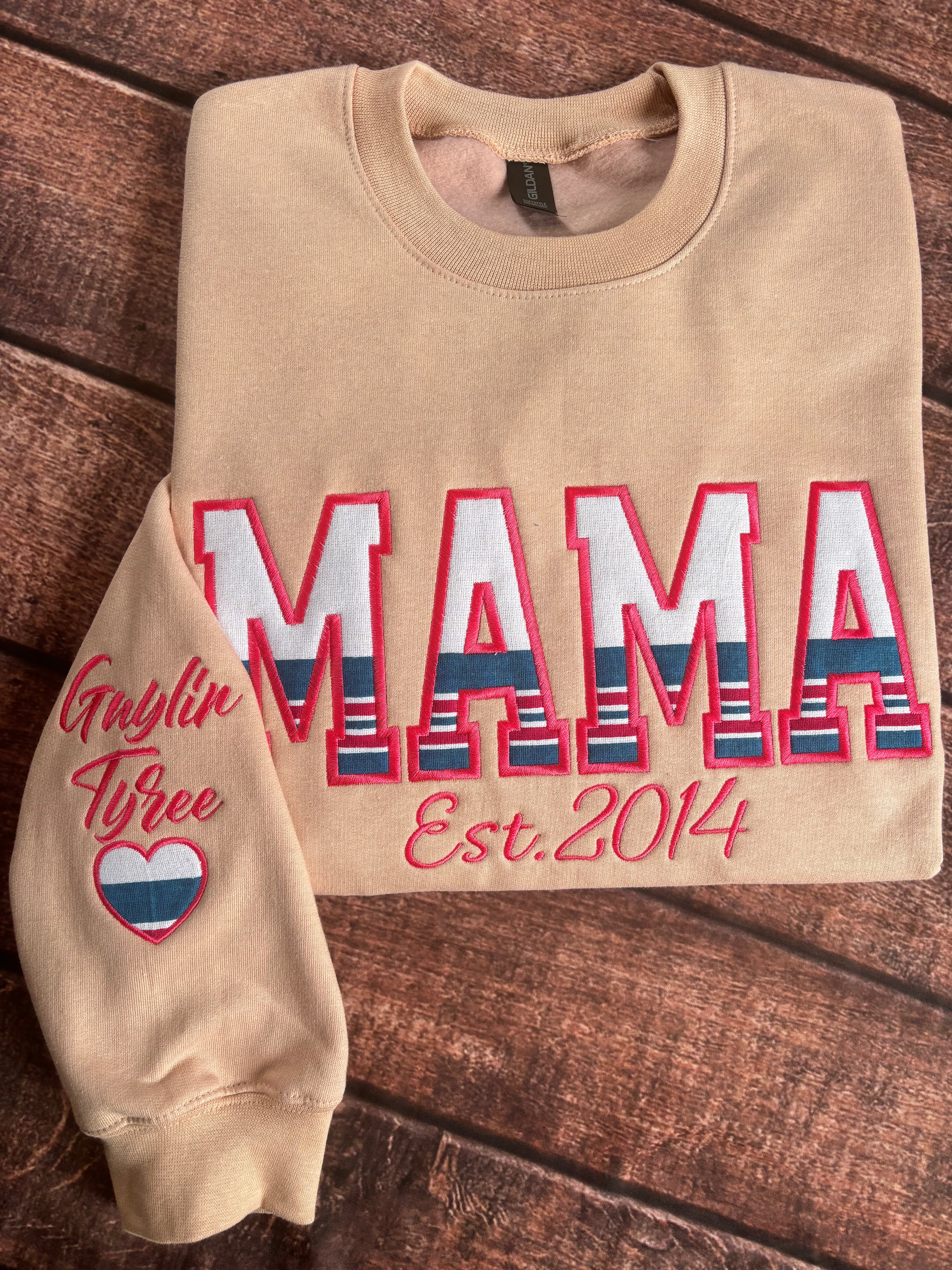 Signature MAMA Sweatshirt